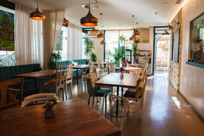 Cafés and Restaurants Cafés and Restaurants