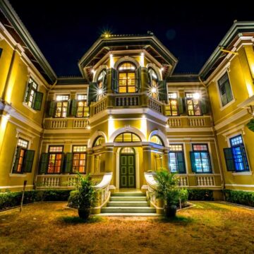 Traditional Architecture Traditional Architecture